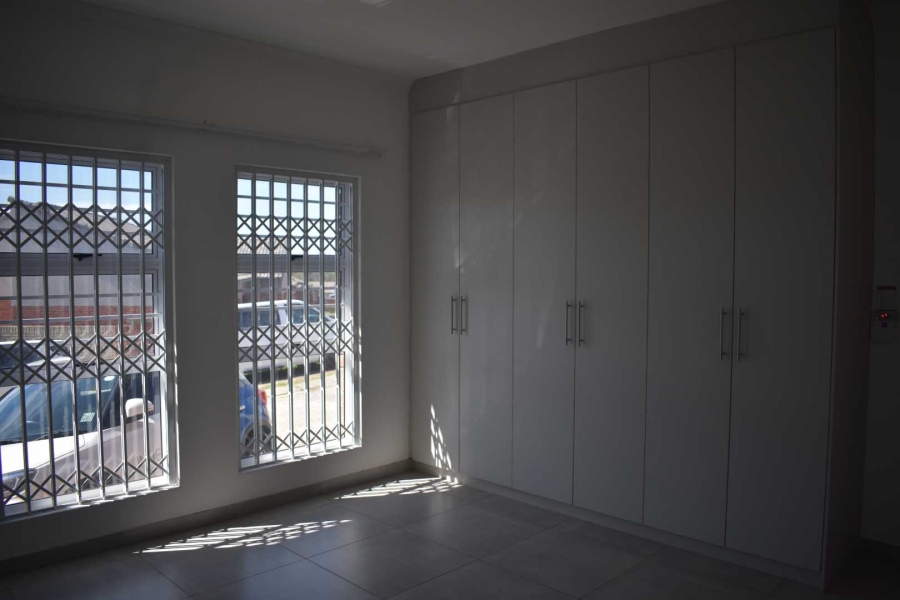 2 Bedroom Property for Sale in Beacon Bay Eastern Cape